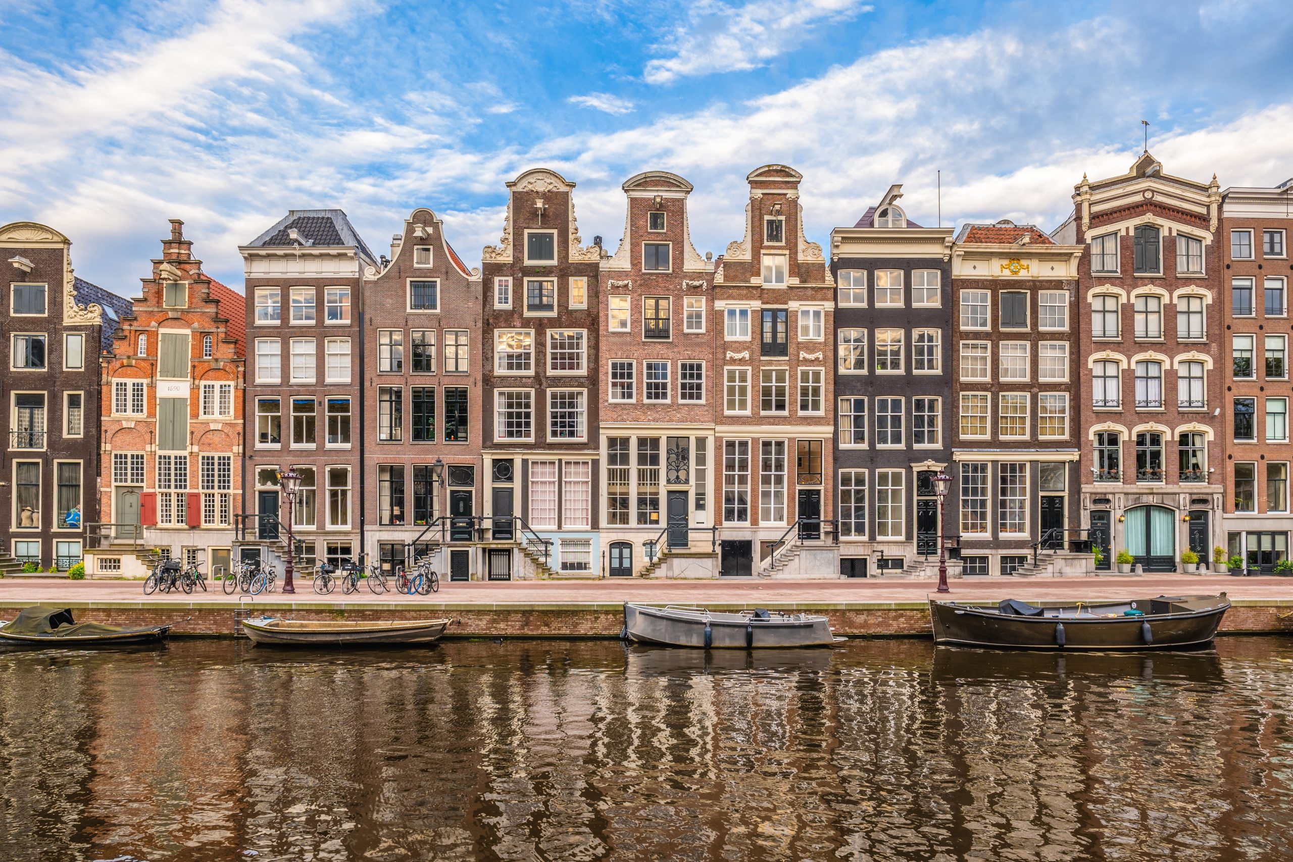 Amsterdam Canal with street view